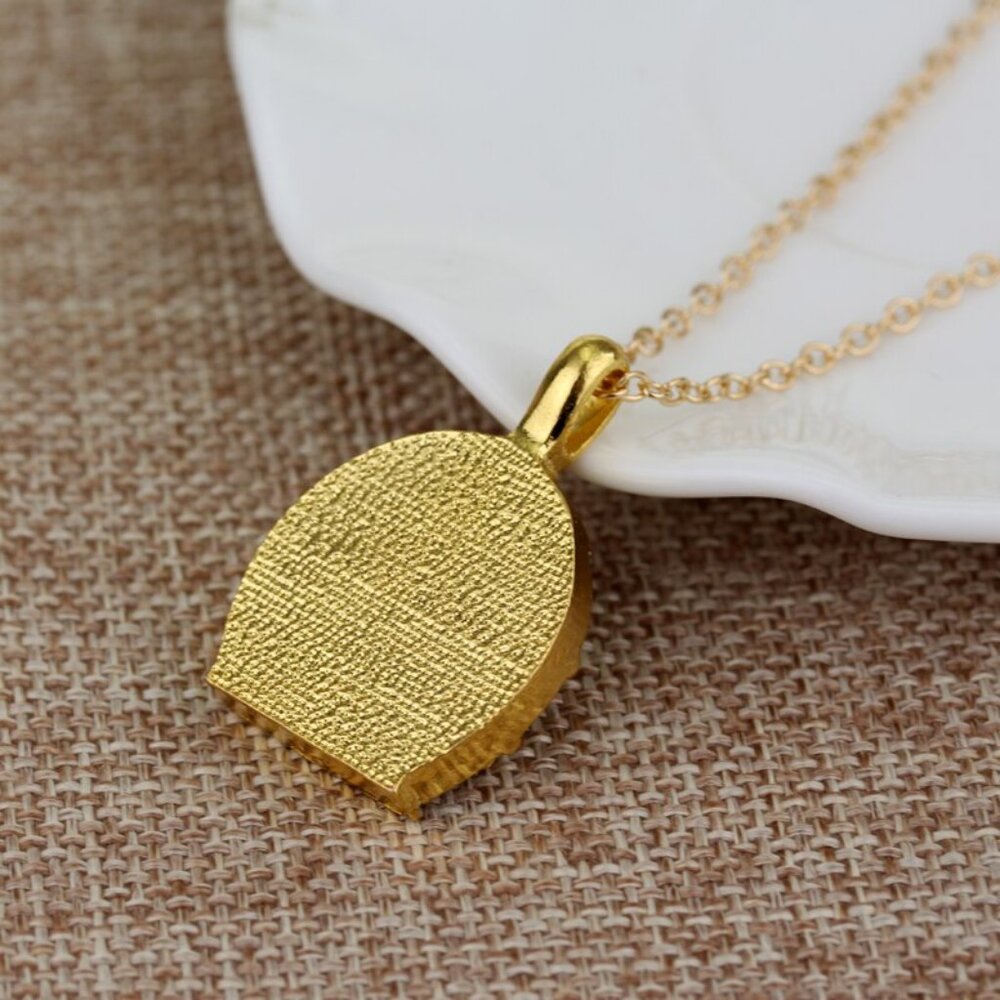 Gold Hobbit Hole, Lord of The Rings Pendant Locket Necklace - Green Door - Picture 4 of 9